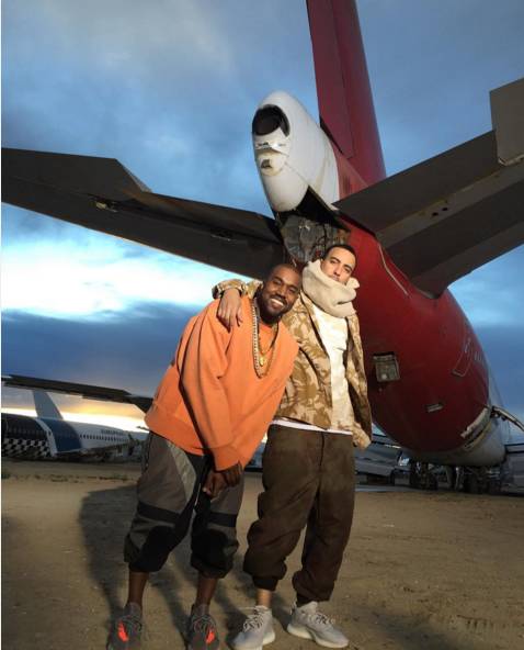 yeezy350亚洲码和欧洲码区别_kanye west yeezy boost 350 season 3 release_adidas yeezy boost 350 grey orange release date